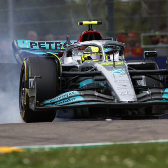 Lewis Hamilton corriendo en imola